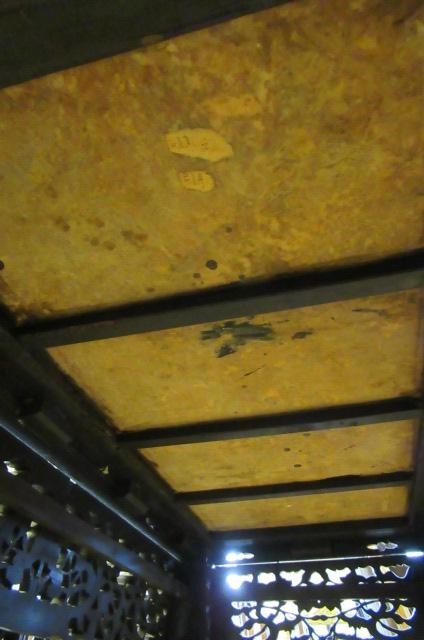 A CHINESE HUANGHUALI WOOD SIDE TABLE Image