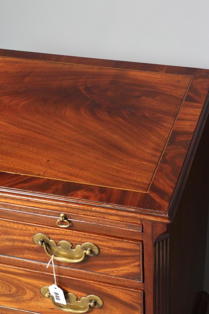 A GEORGIAN MAHOGANY CHEST Image