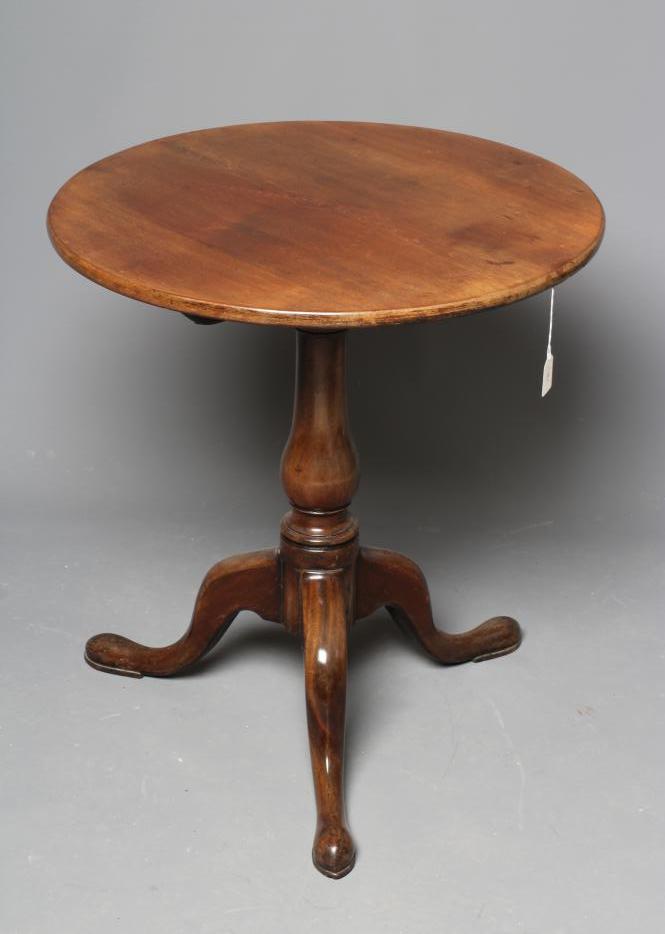 A GEORGIAN MAHOGANY TRIPOD TABLE Image