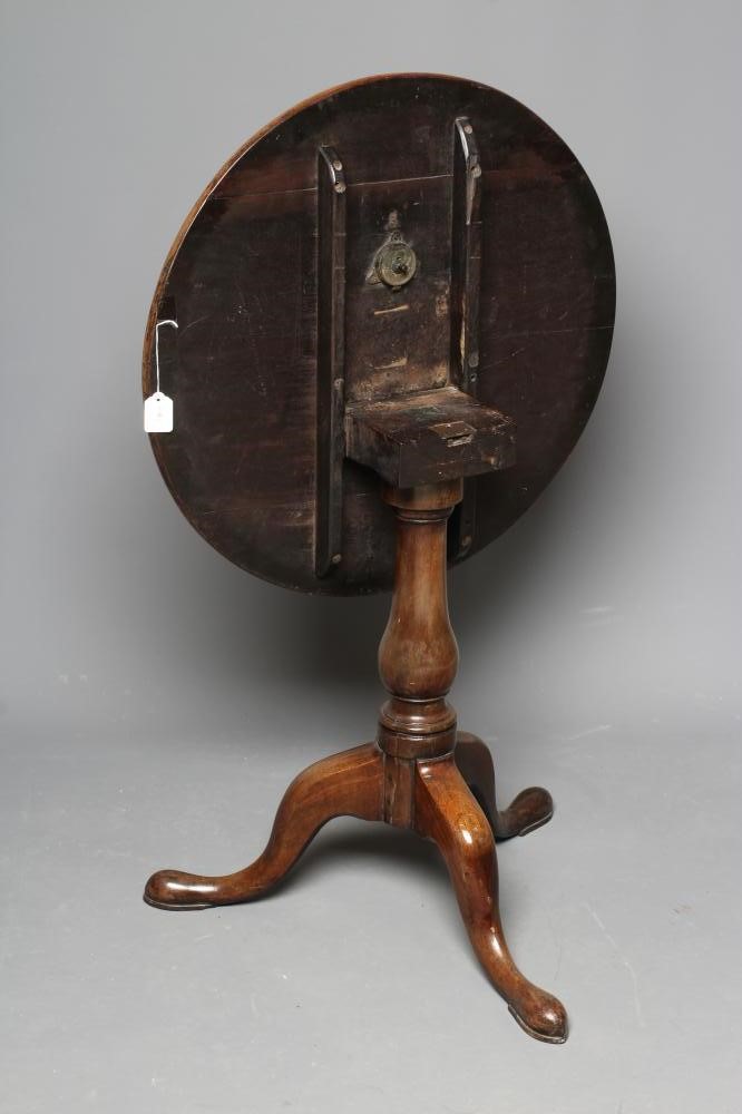 A GEORGIAN MAHOGANY TRIPOD TABLE Image