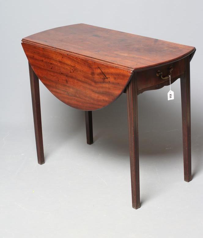 A GEORGIAN MAHOGANY DROP LEAF TABLE Image