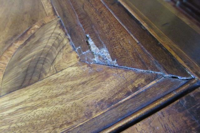 A GEORGIAN MAHOGANY SIDEBOARD Image