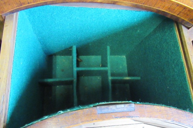 A GEORGIAN MAHOGANY SIDEBOARD Image