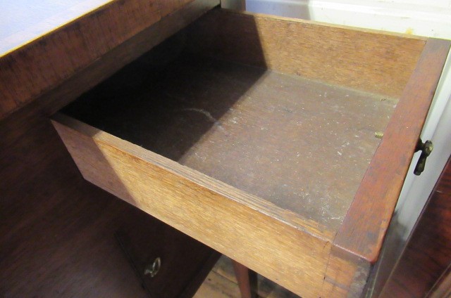 A GEORGIAN MAHOGANY SIDEBOARD Image