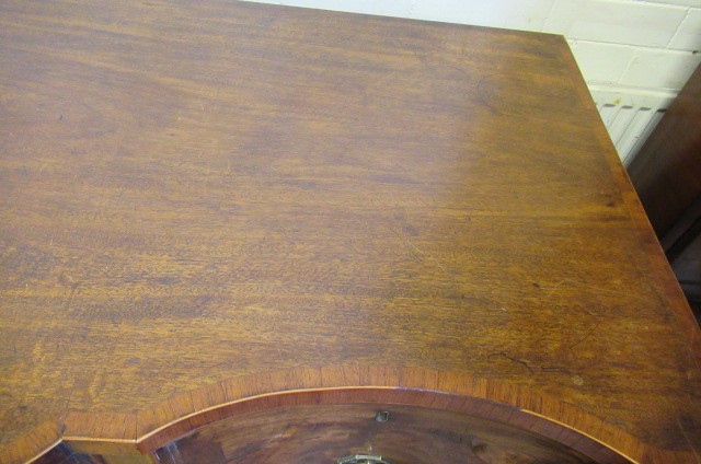 A GEORGIAN MAHOGANY SIDEBOARD Image