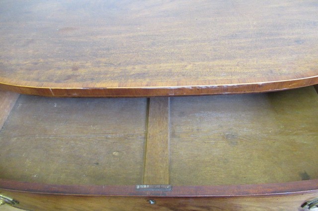 A GEORGIAN MAHOGANY SIDEBOARD Image