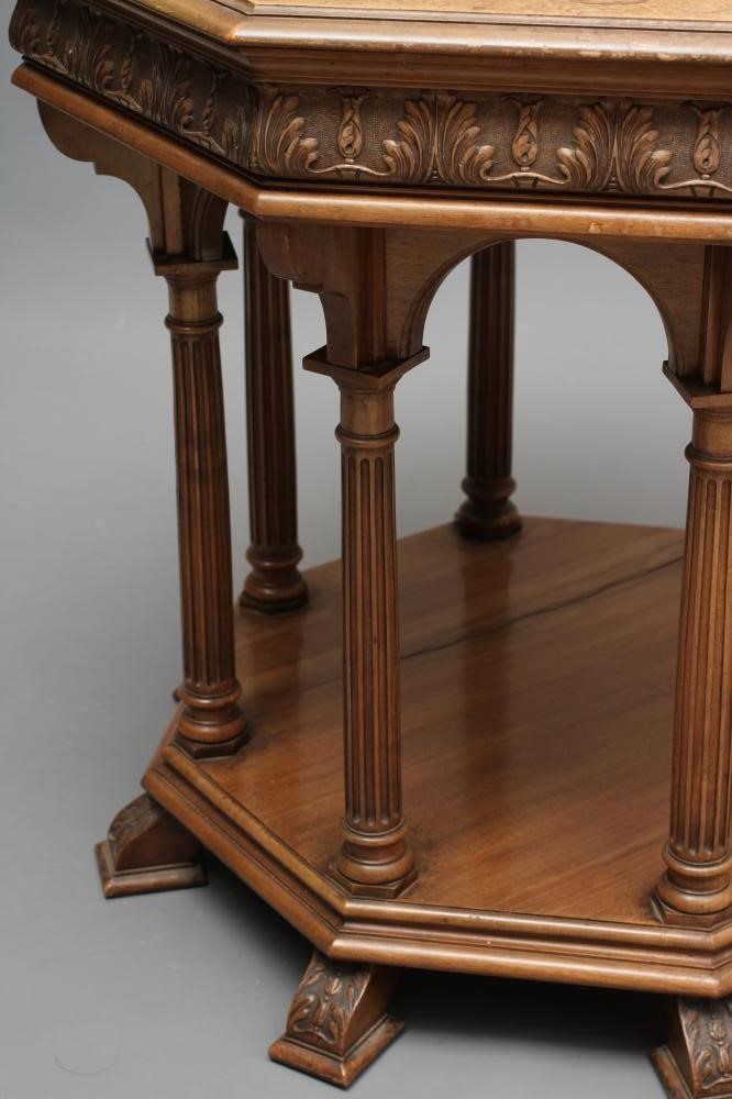 A MAHOGANY OCCASIONAL TABLE Image