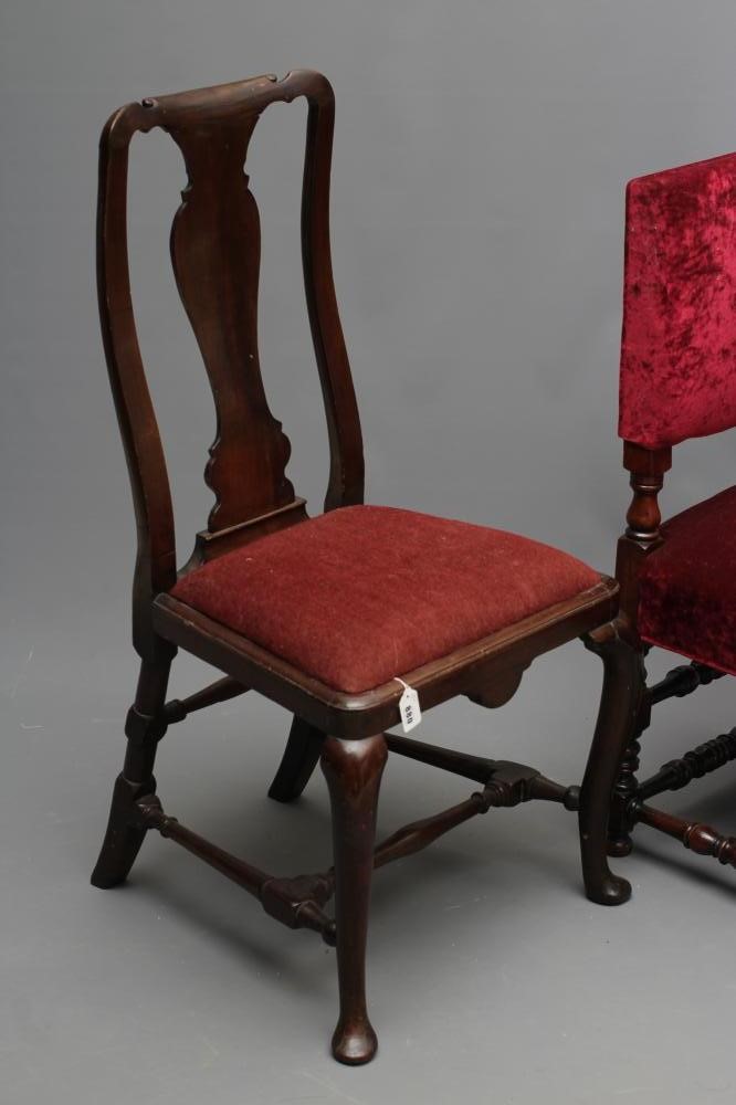 AN EARLY GEORGIAN WALNUT SIDE CHAIR with vase shaped splat Image