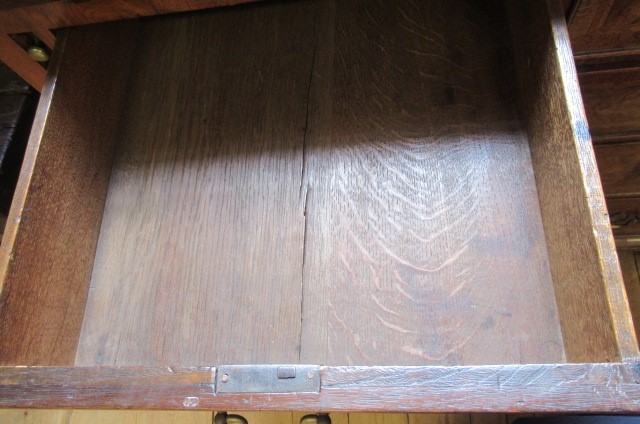 A GEORGIAN BURR WALNUT AND FEATHER BANDED BUREAU Image