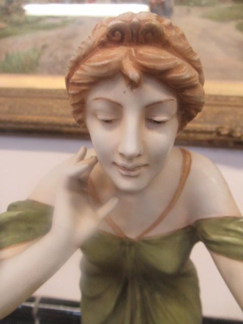 AN AMPHORA PORCELAIN FIGURAL TABLE CENTREPIECE Image