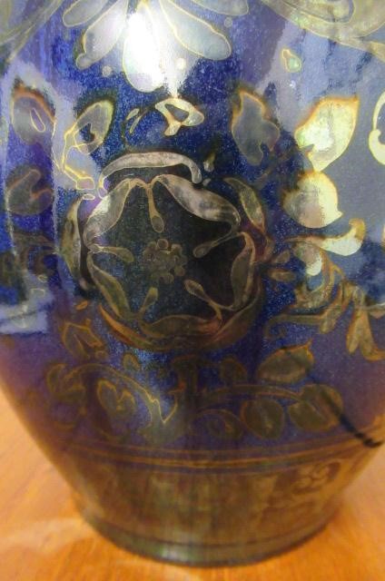 A PILKINGTON'S ROYAL LANCASTRIAN POTTERY VASE BY RICHARD JOYCE Image