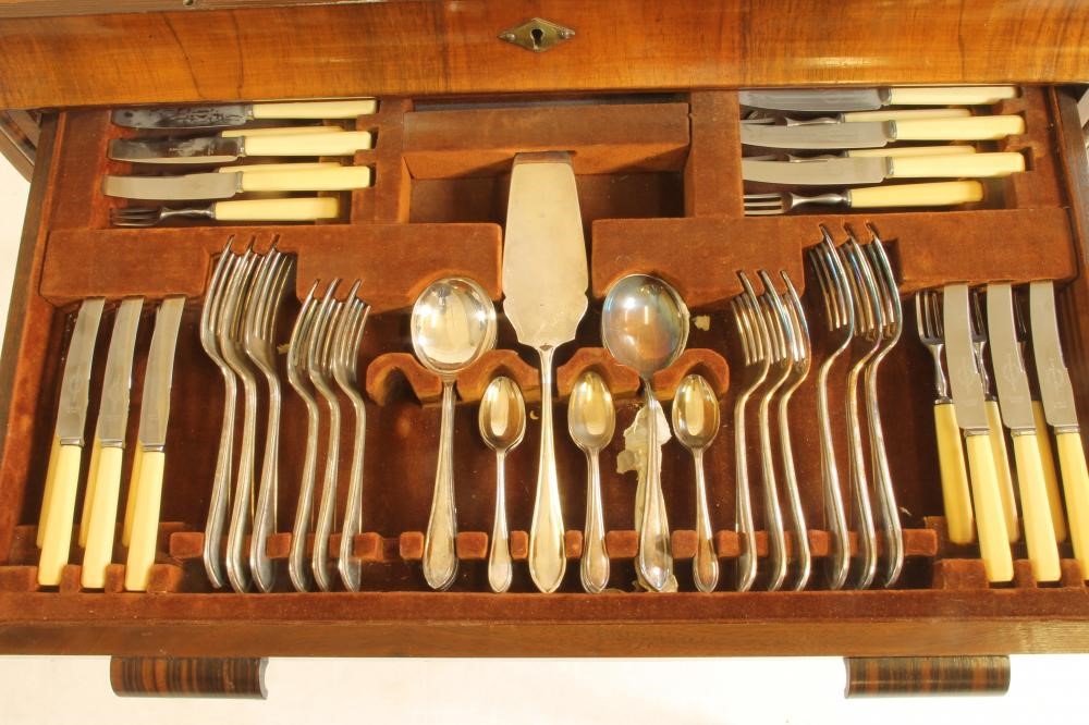 AN ART DECO SILVER PLATED TABLE SERVICE in Celtic Point pattern Image