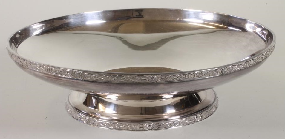 A LOW PEDESTAL SILVER DISH Image