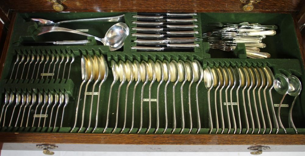 *AN EXTENSIVE ART DECO SILVER TABLE SERVICE FOR TWELVE PLACE SETTINGS Image