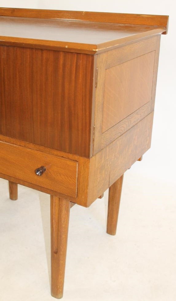 *AN EXTENSIVE ART DECO SILVER TABLE SERVICE FOR TWELVE PLACE SETTINGS Image