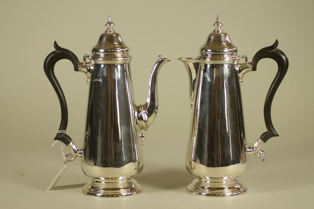 A SILVER CAFE-AU-LAIT SET Image