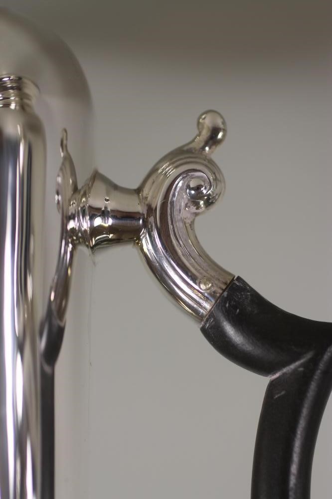 A SILVER CAFE-AU-LAIT SET Image