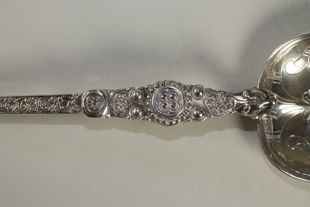 AN EDWARDIAN SILVER ANNOINTING SPOON Image