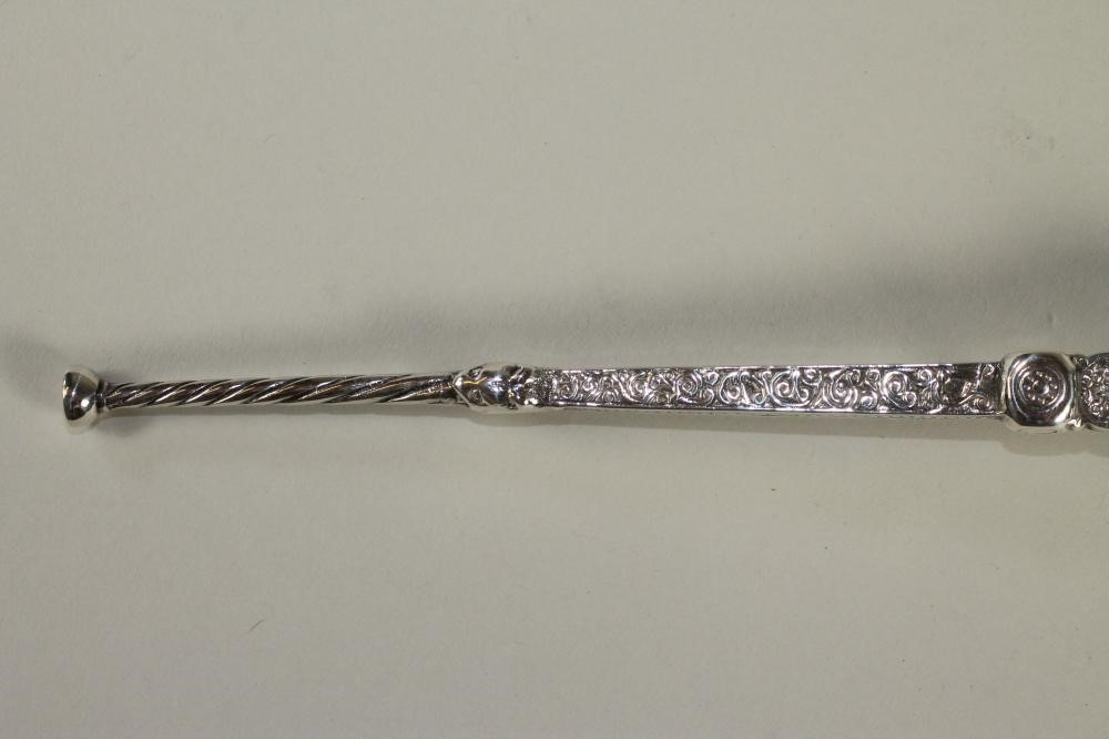 AN EDWARDIAN SILVER ANNOINTING SPOON Image