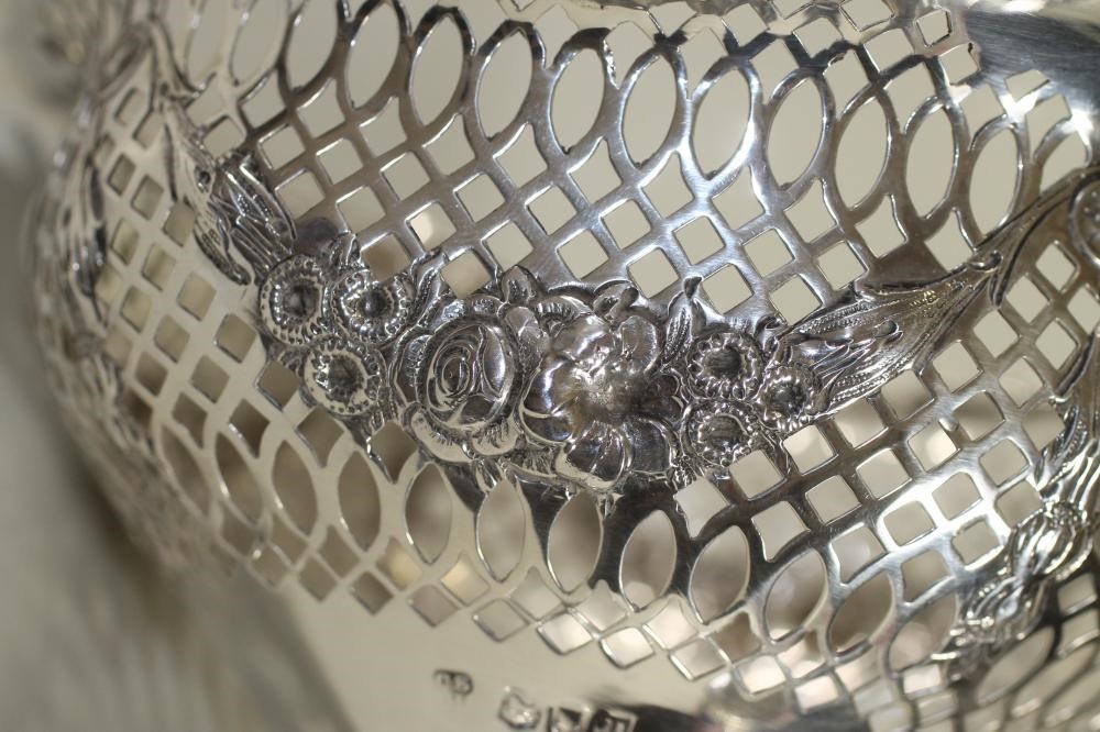 A LATE VICTORIAN SILVER SWEETMEAT BASKET Image