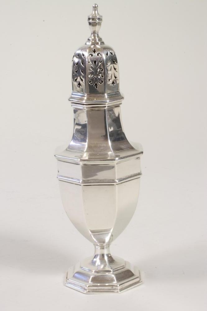 AN EDWARDIAN LARGE SILVER SUGAR CASTER Image
