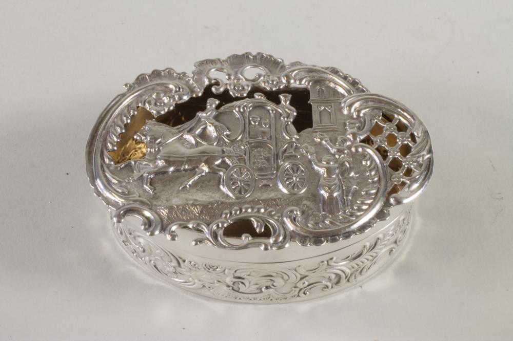 AN EDWARDIAN SILVER POT POURRI BOX Image