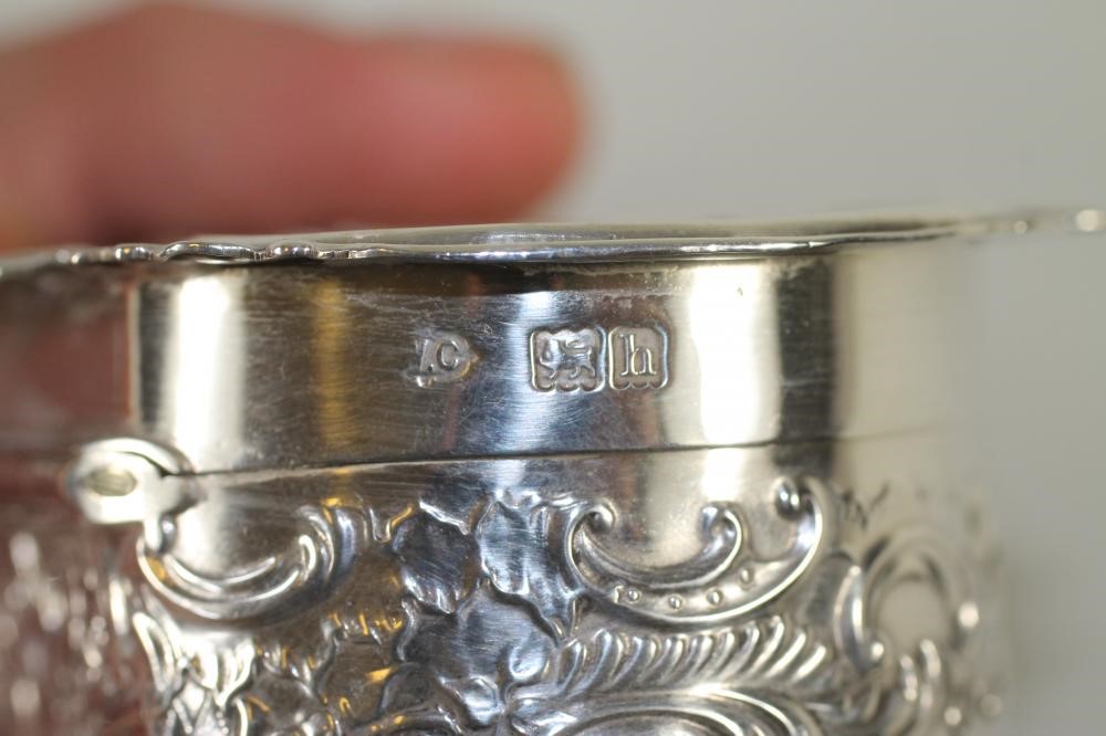 AN EDWARDIAN SILVER POT POURRI BOX Image