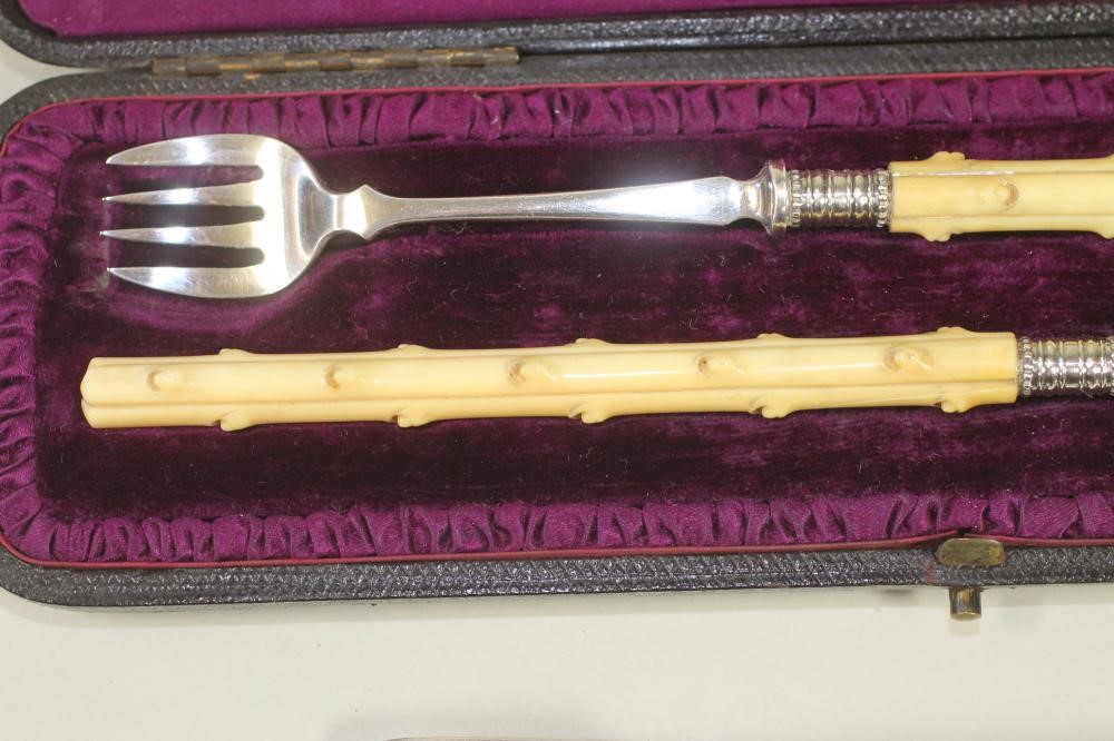 A PAIR OF LATE GEORGE III SILVER SAUCE LADLES Image