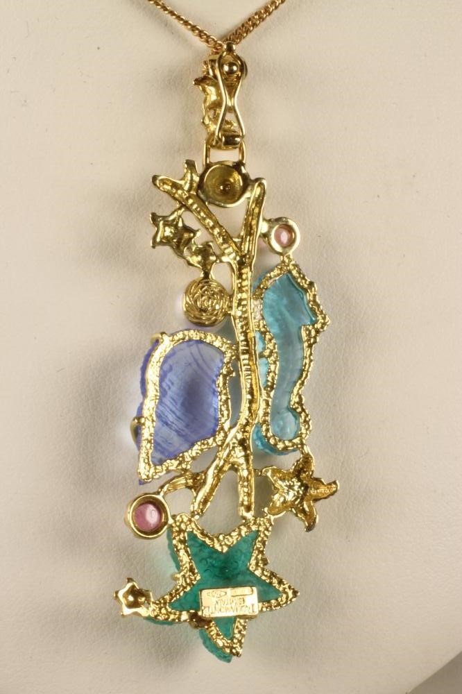 AN ITALIAN TAGLIAMONTE 18KT GOLD AND GEM STONE PENDANT Image
