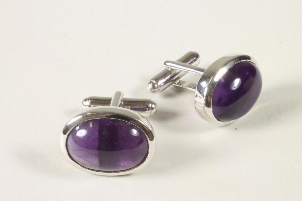 A PAIR OF AMETHYST CUFFLINKS Image