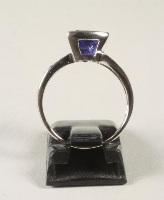 A TANZANITE RING Image