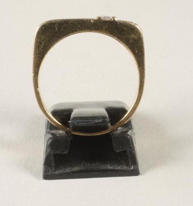 A DIAMOND RING Image