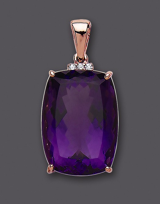 A LARGE AMETHYST PENDANT Image