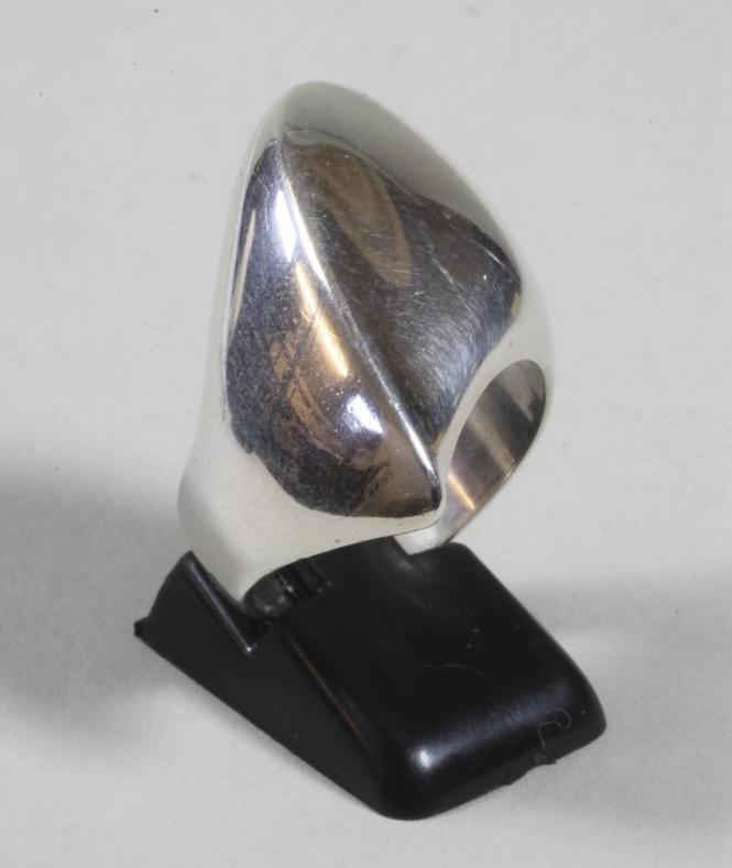 A GEORG JENSEN STERLING SILVER RING designed by Nanna Ditzel Image