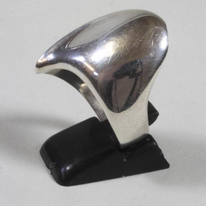 A GEORG JENSEN STERLING SILVER RING designed by Nanna Ditzel Image