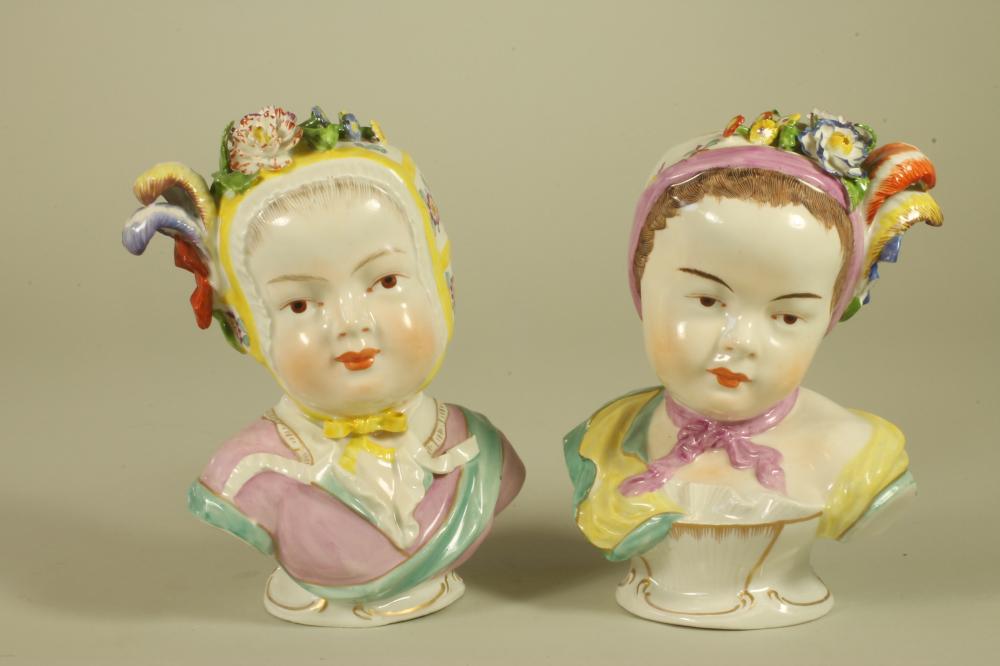 A PAIR OF PASSAU PORCELAIN KINDERBUSTS Image