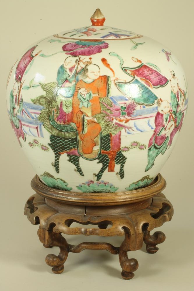 A CHINESE PORCELAIN JAR AND COVER of ovoid form Image
