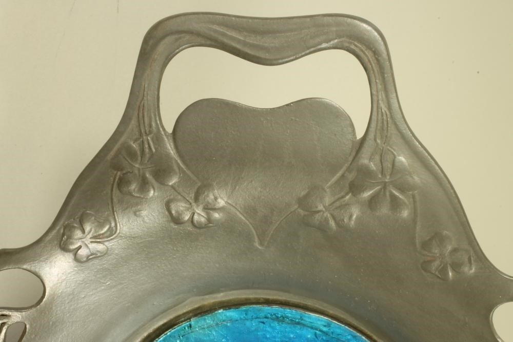 AN "ENGLISH PEWTER" DISH Image