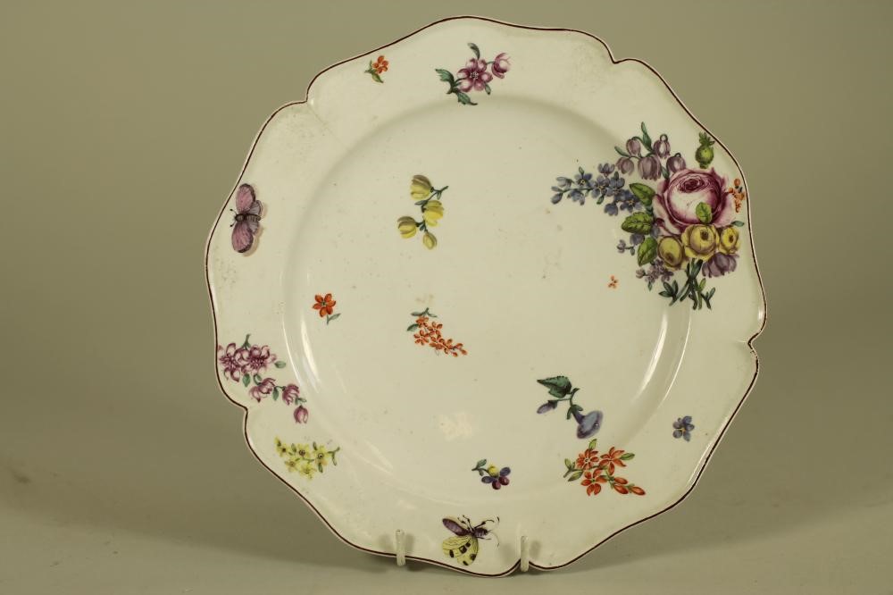 A RED ANCHOR PERIOD CHELSEA PORCELAIN SILVER SHAPED PLATE Image