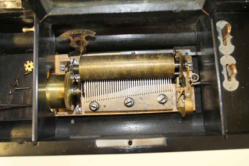 A CONTINENTAL MUSICAL BOX Image