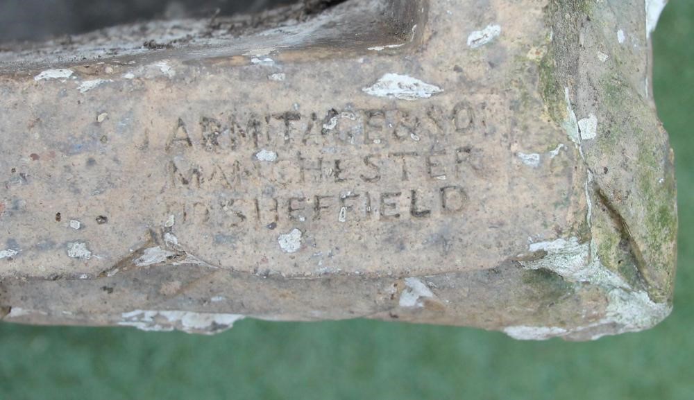 A STONEWARE PLANTER Image