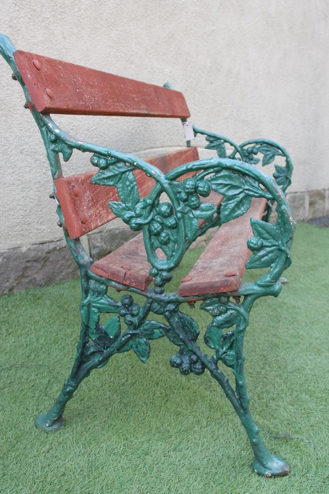 A VICTORIAN CAST IRON GARDEN SEAT Image