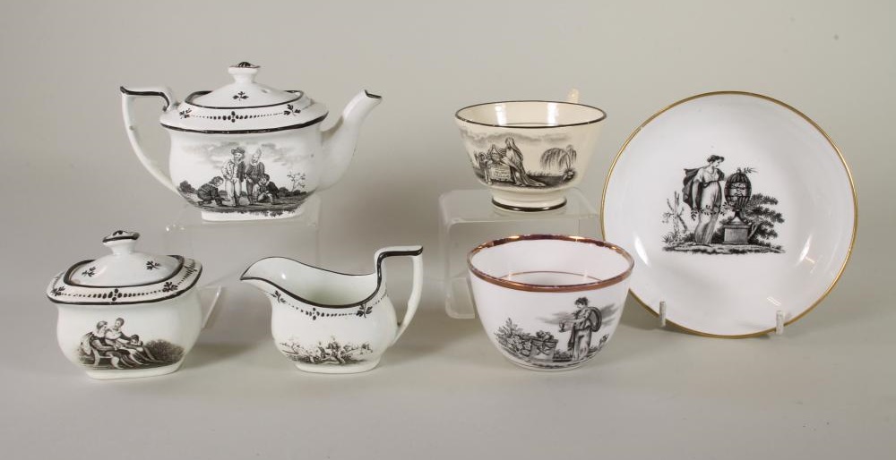 A CHILD'S STAFFORDSHIRE PEARLWARE THREE PIECE TEA SERVICE Image