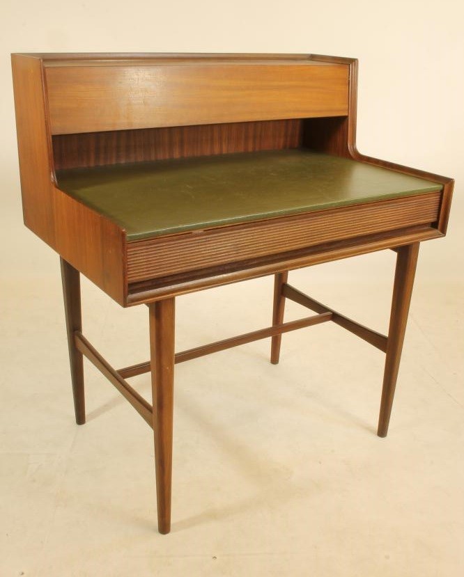 A 1960/70's HARDWOOD DESK Image
