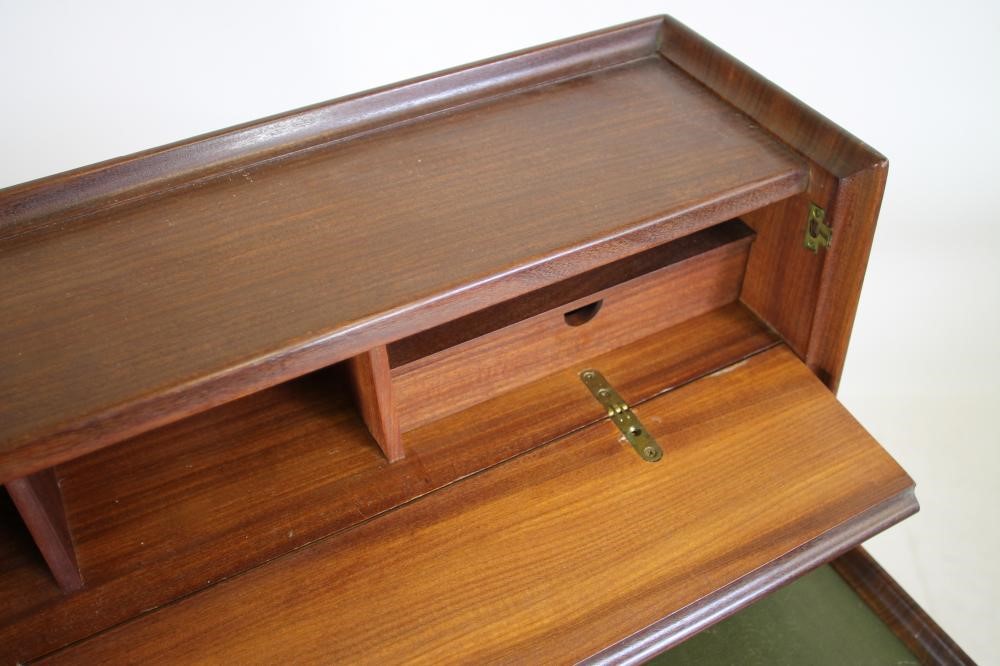 A 1960/70's HARDWOOD DESK Image