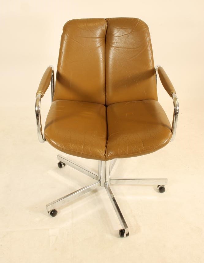 A PIEFF OFFICE CHAIR Image