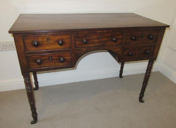 A REGENCY MAHOGANY DRESSING TABLE Image