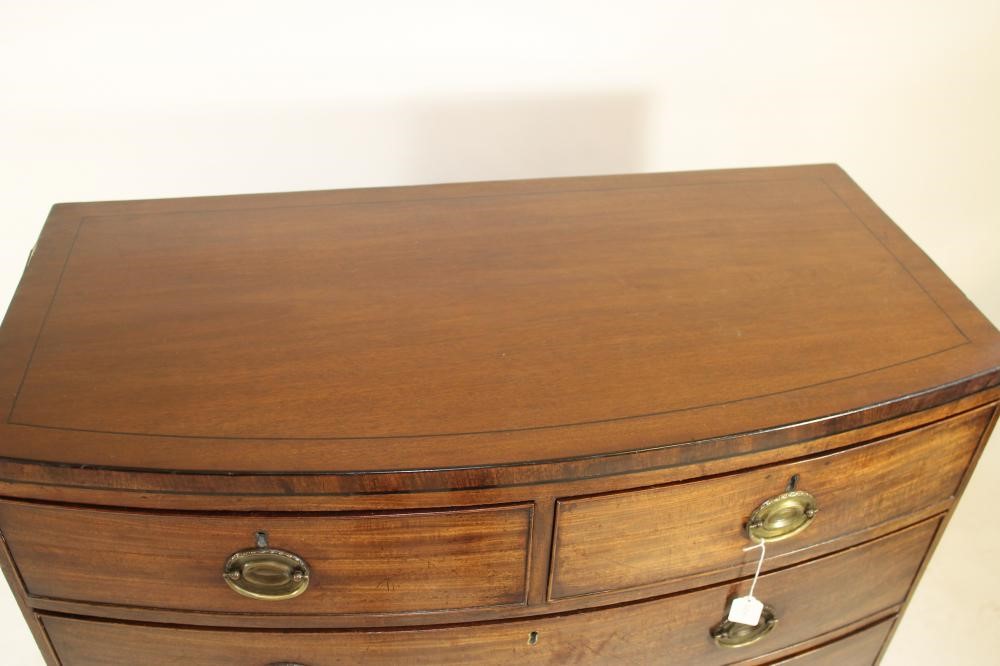 A REGENCY MAHOGANY CHEST Image