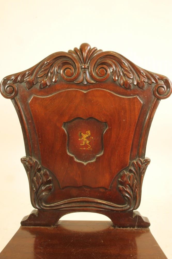 A WILLIAM IV MAHOGANY HALL CHAIR Image
