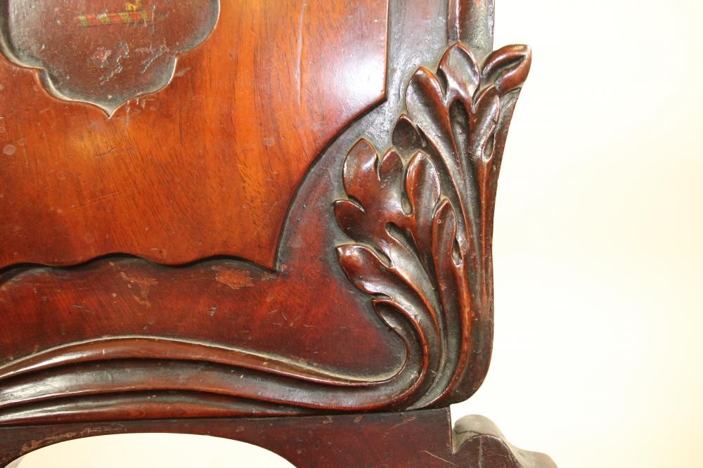 A WILLIAM IV MAHOGANY HALL CHAIR Image